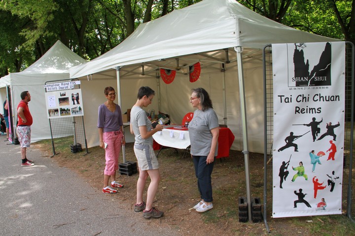 Stand Associations Tai chi à la Fête de la coulée verte de la ville de Reims en 2017